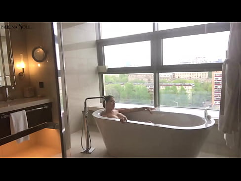 ❤️ Hiiglaslik beib kirglikult oma tussu riivimas vannitoas ❤ Kõva porno at us ❌❤