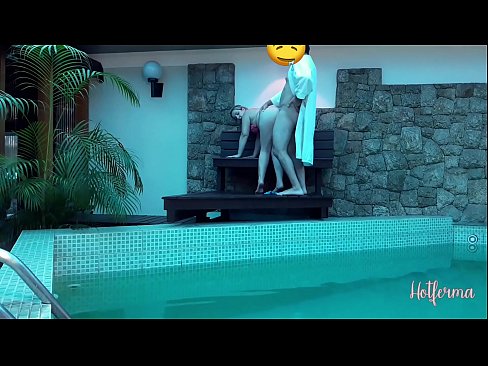 ❤️ Boss kutsub neiu basseini, kuid ei suutnud vastu panna kuumale ❤ Kõva porno at us ❌❤